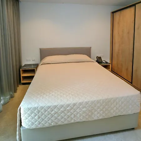 Panas Aparthotel