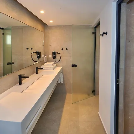 Panas Apartmanhotel Ajía Nápa